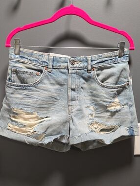 H&M Light Wash Distressed Jean Shorts